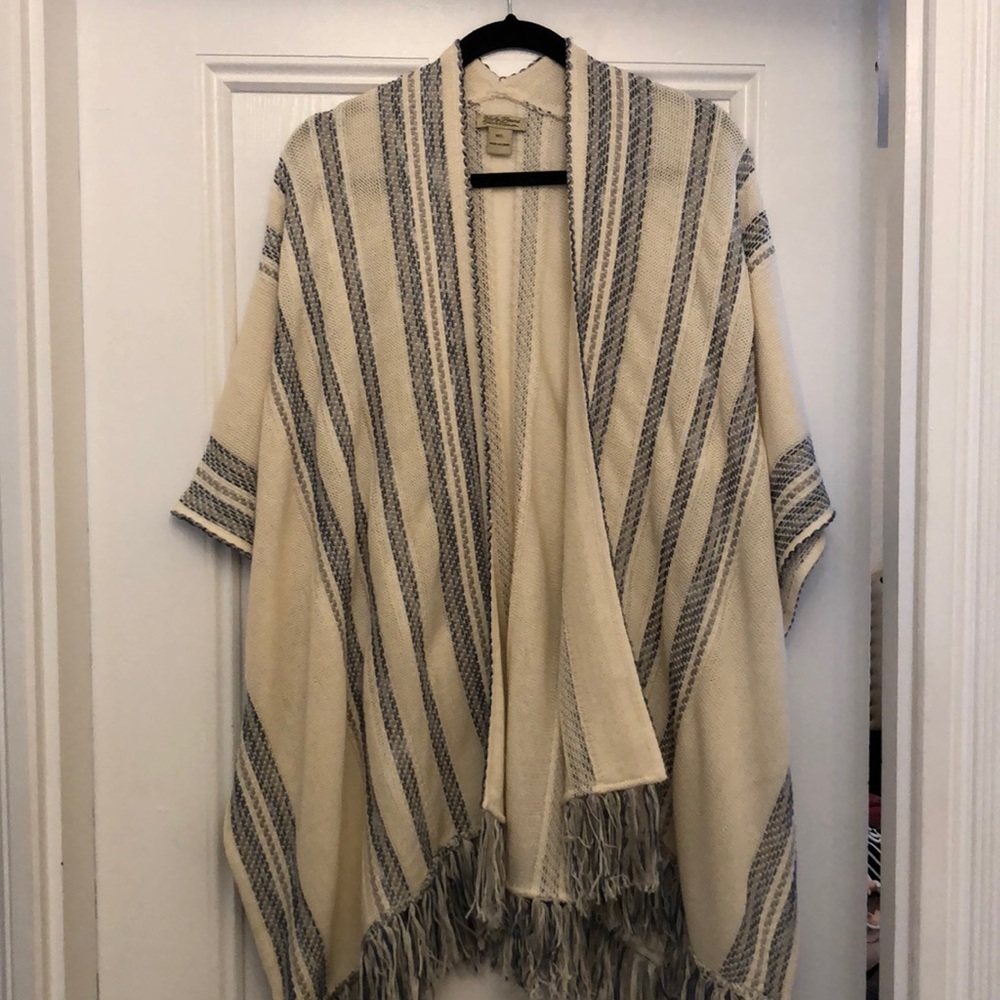 NEW WITHOUT TAGS! Lucky Brand poncho!